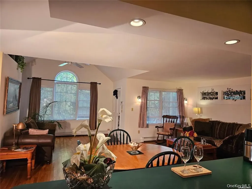 10 Phyllis Road Mastic Beach NY 11951