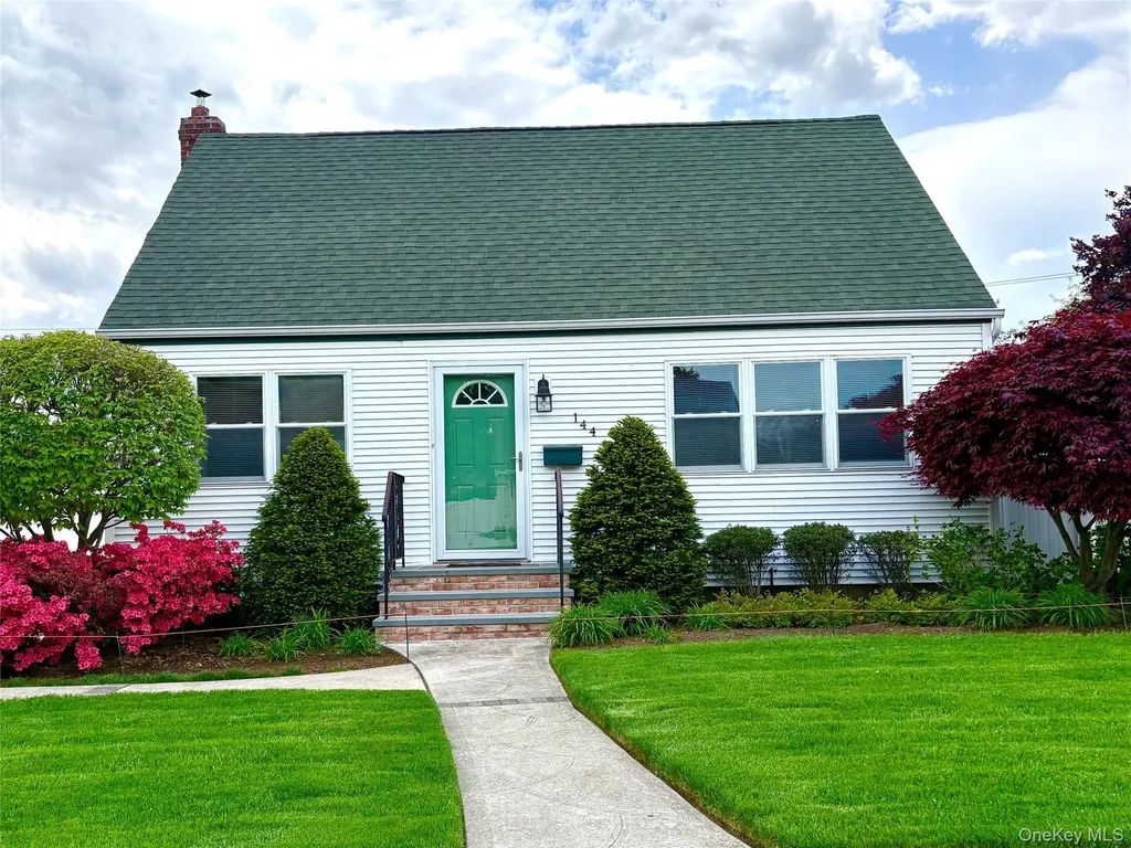144 Cottage Boulevard Hicksville NY 11801