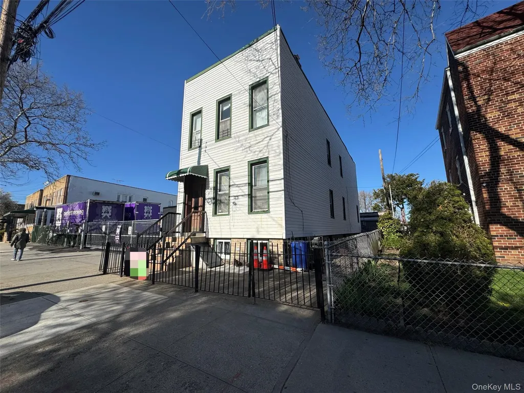 6353 60th Place Ridgewood NY 11385