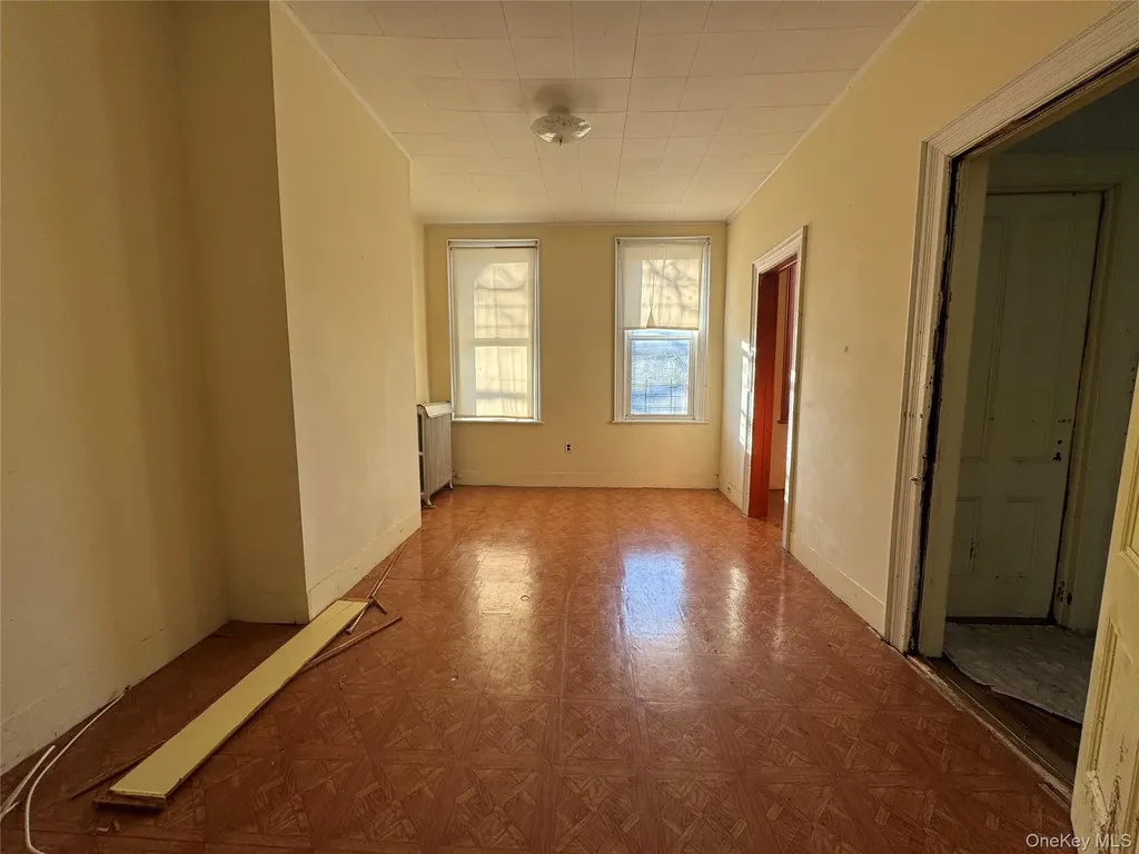 6353 60th Place Ridgewood NY 11385