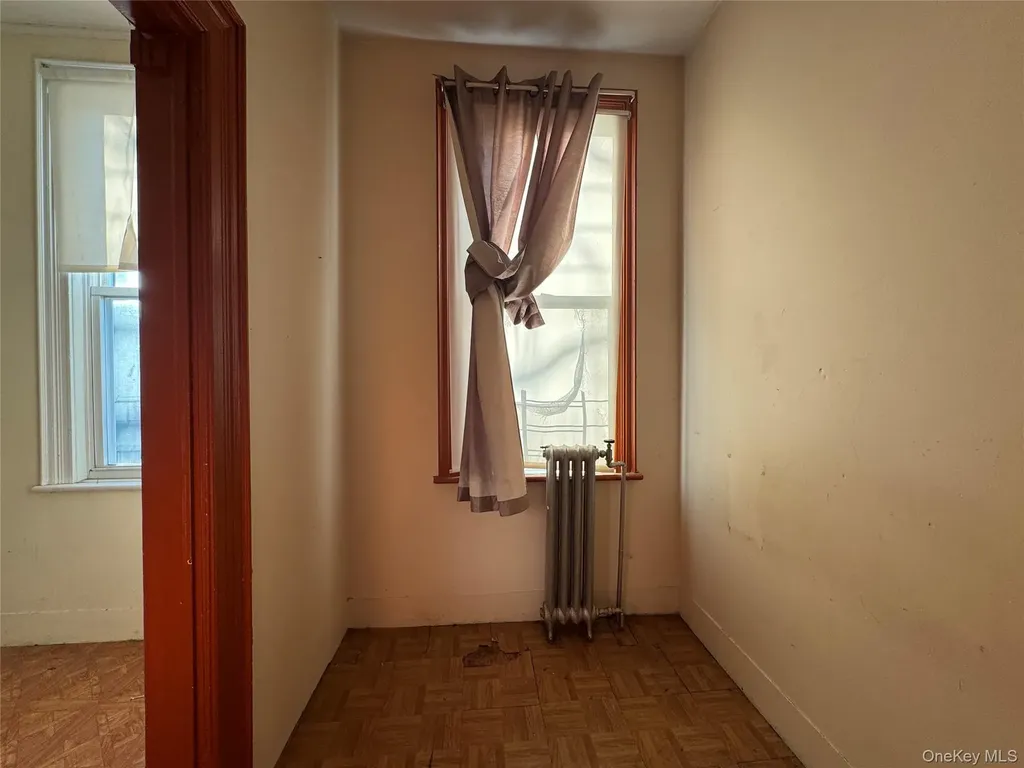 6353 60th Place Ridgewood NY 11385