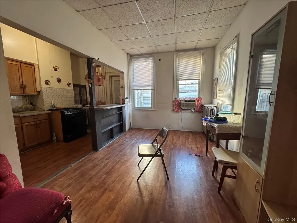 6353 60th Place Ridgewood NY 11385