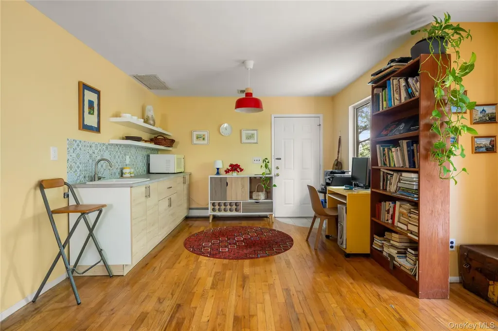 284 Schenck Avenue Great Neck NY 11021