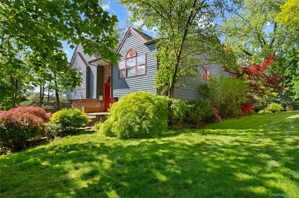 284 Schenck Avenue Great Neck NY 11021