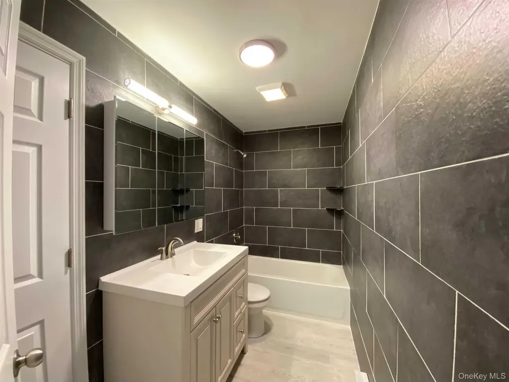 59 Hudson Heights Drive Poughkeepsie NY 12601