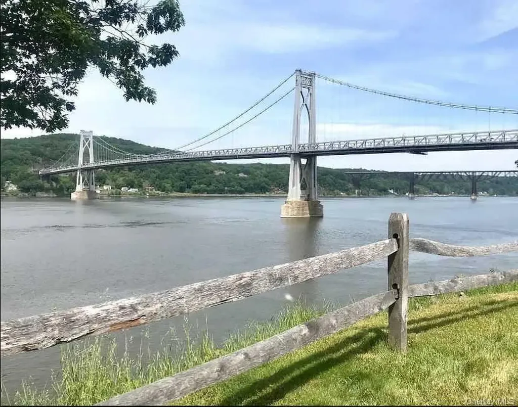 59 Hudson Heights Drive Poughkeepsie NY 12601