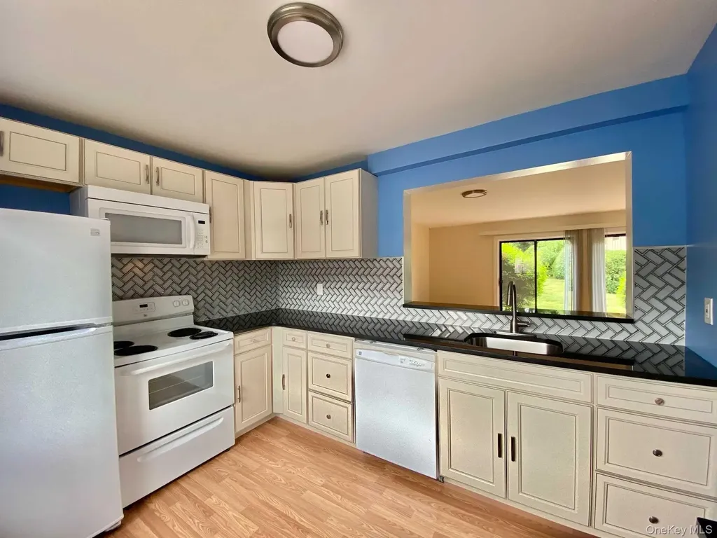 59 Hudson Heights Drive Poughkeepsie NY 12601