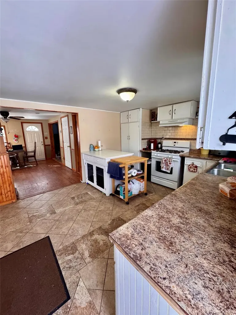 26 Peenpack Trail Huguenot NY 12746