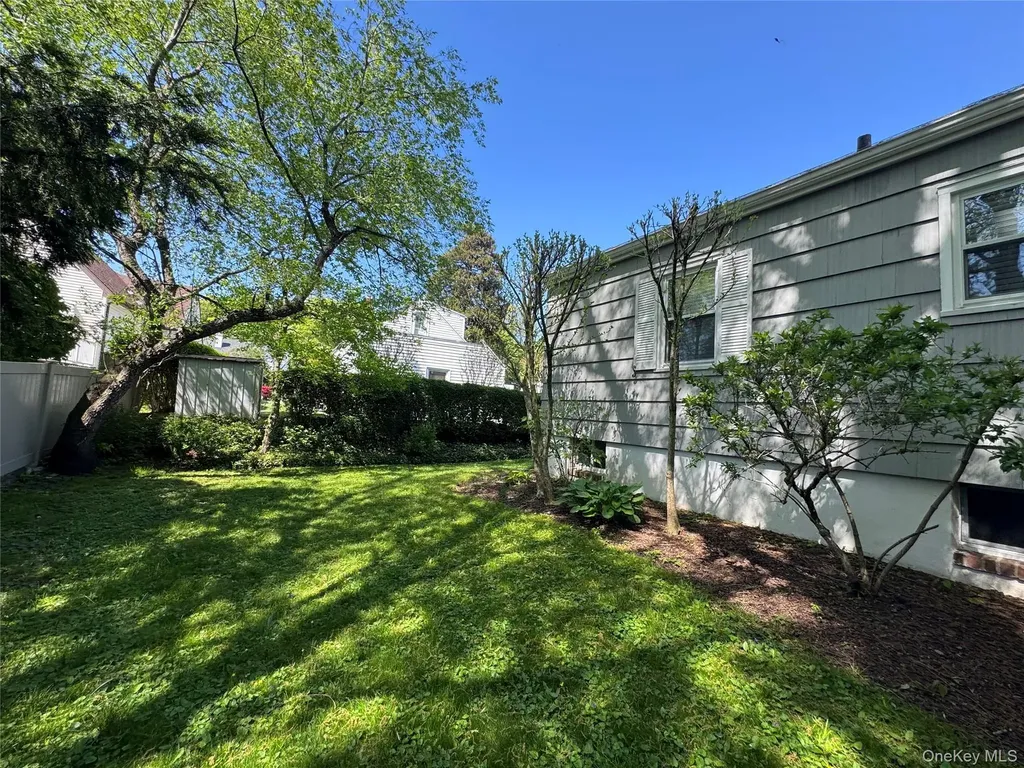 21 Benedict Road White Plains NY 10607
