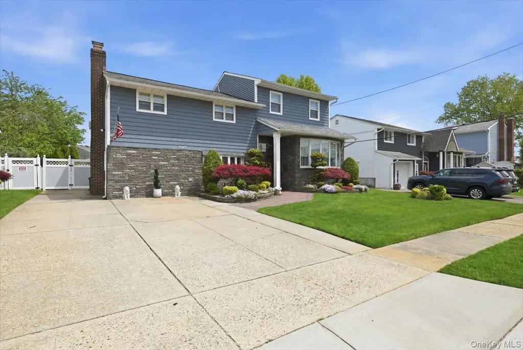 244 Mercury Street East Meadow NY 11554