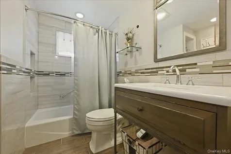 244 Mercury Street East Meadow NY 11554