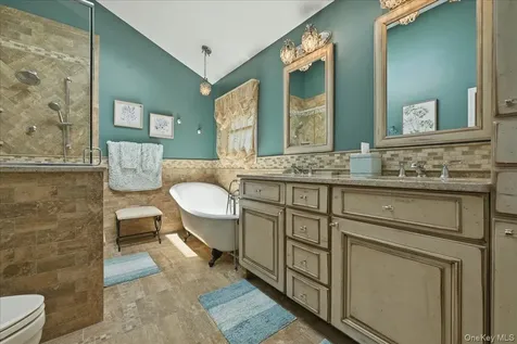 244 Mercury Street East Meadow NY 11554