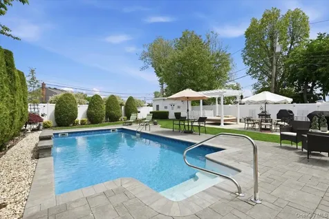 244 Mercury Street East Meadow NY 11554