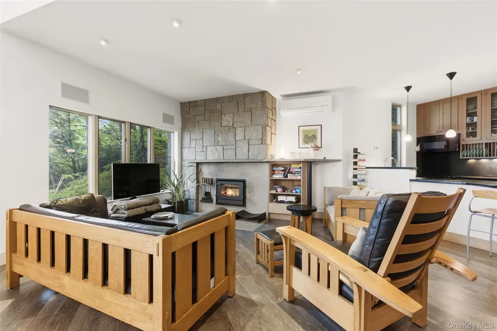 324 W Lake Boulevard Mahopac NY 10541