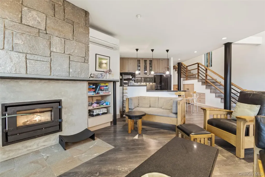 324 W Lake Boulevard Mahopac NY 10541