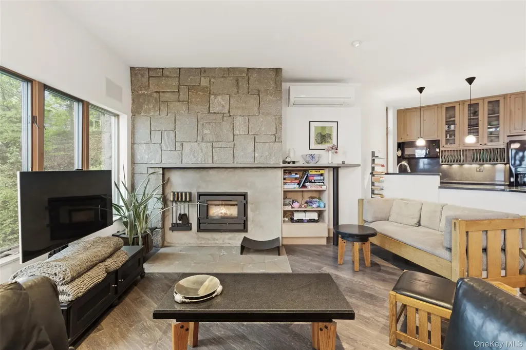 324 W Lake Boulevard Mahopac NY 10541