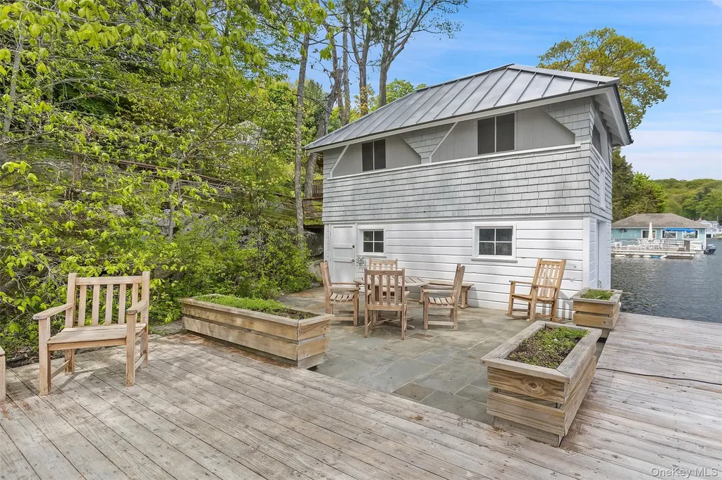 324 W Lake Boulevard Mahopac NY 10541