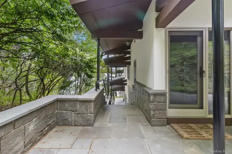 324 W Lake Boulevard Mahopac NY 10541