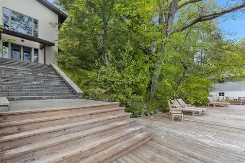 324 W Lake Boulevard Mahopac NY 10541