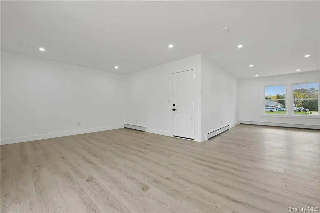 28 Gabon Lane Coram NY 11727