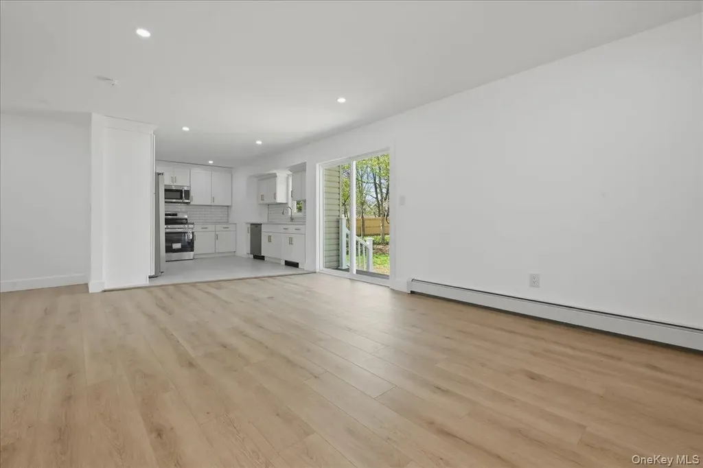 28 Gabon Lane Coram NY 11727