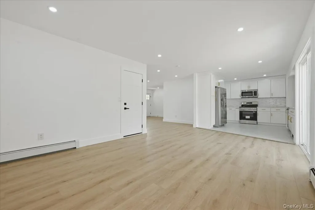 28 Gabon Lane Coram NY 11727