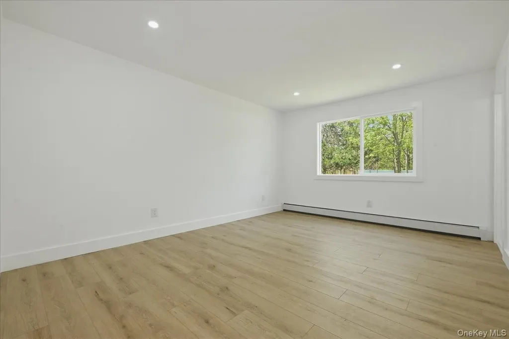 28 Gabon Lane Coram NY 11727