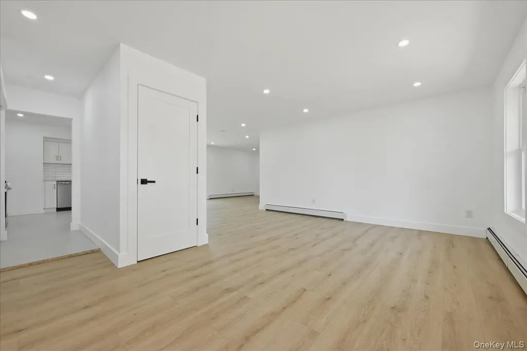28 Gabon Lane Coram NY 11727