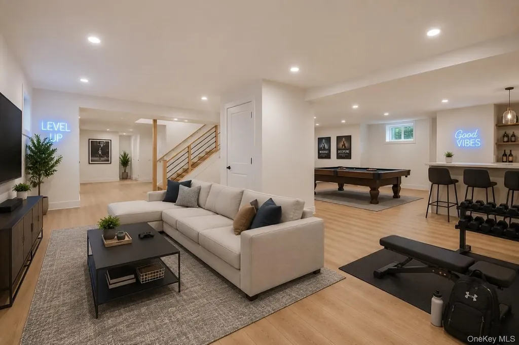 28 Gabon Lane Coram NY 11727