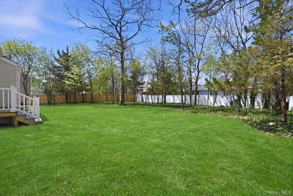 28 Gabon Lane Coram NY 11727