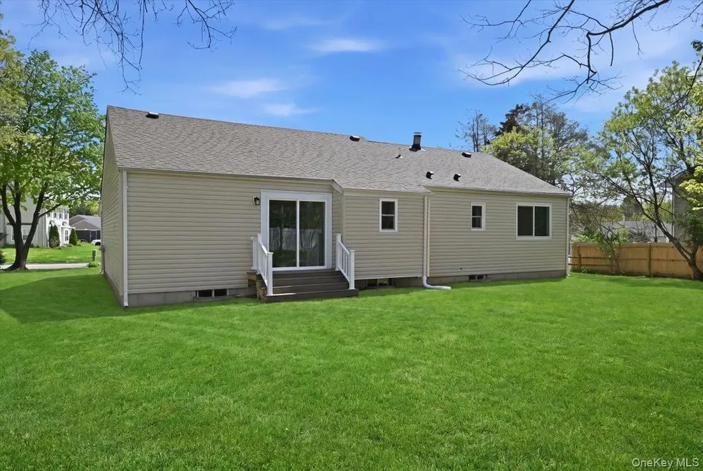 28 Gabon Lane Coram NY 11727