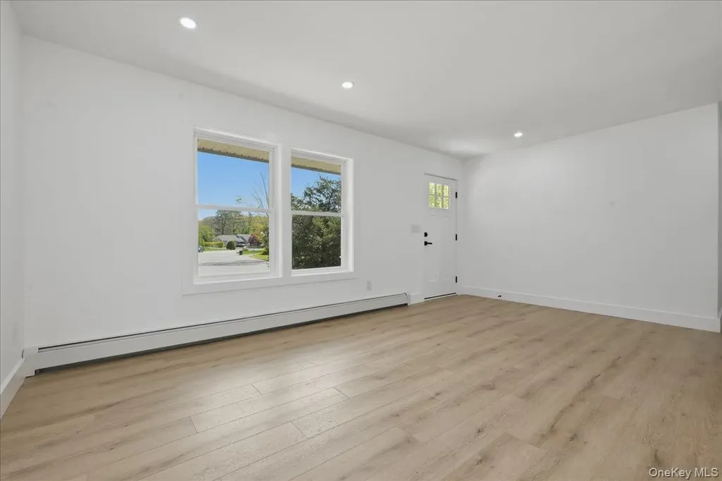 28 Gabon Lane Coram NY 11727
