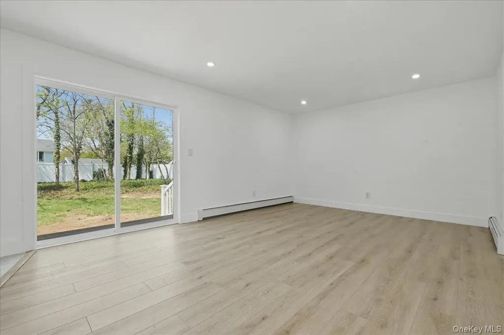 28 Gabon Lane Coram NY 11727
