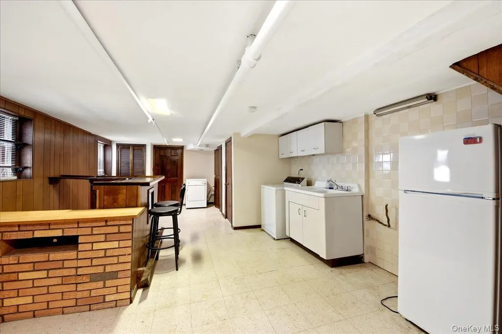 1432 Hobart Avenue Bronx NY 10461