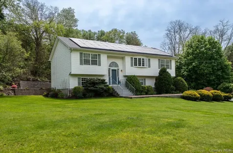 17 Verplanck Avenue Hopewell Junction NY 12533