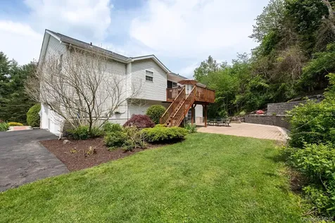 17 Verplanck Avenue Hopewell Junction NY 12533