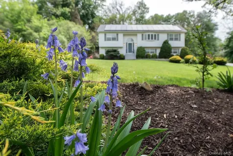 17 Verplanck Avenue Hopewell Junction NY 12533