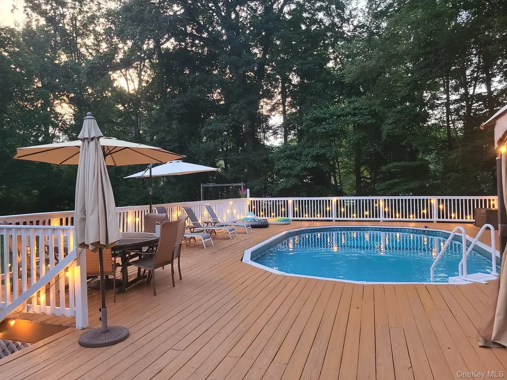 7 Ridgewood Terrace Poughkeepsie NY 12603