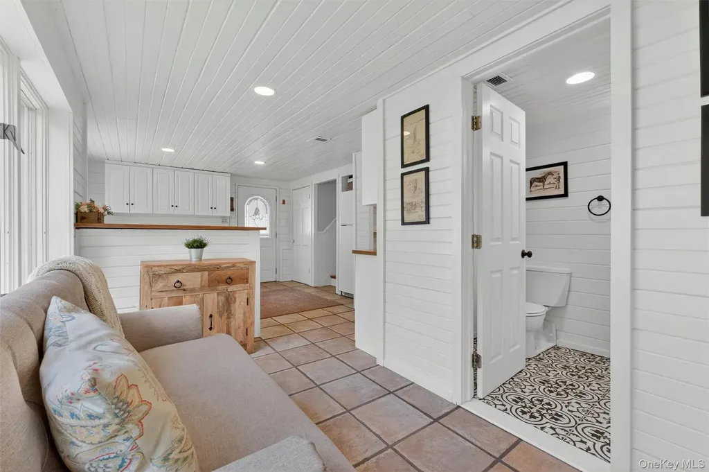 7 Ridgewood Terrace Poughkeepsie NY 12603