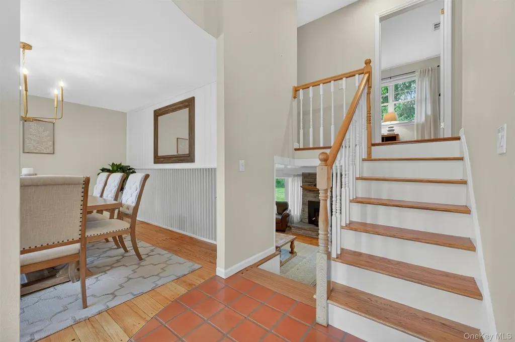 7 Ridgewood Terrace Poughkeepsie NY 12603