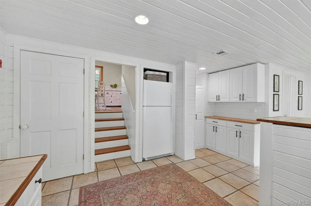 7 Ridgewood Terrace Poughkeepsie NY 12603