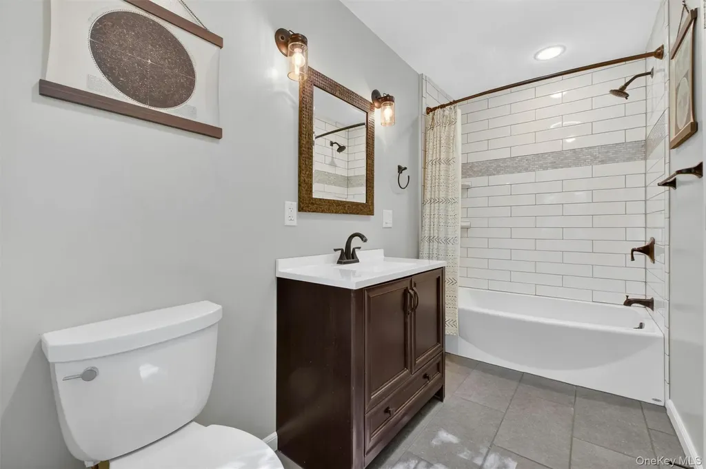 7 Ridgewood Terrace Poughkeepsie NY 12603