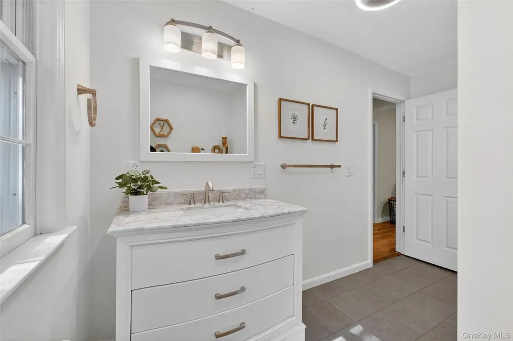 7 Ridgewood Terrace Poughkeepsie NY 12603