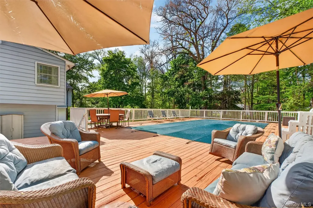 7 Ridgewood Terrace Poughkeepsie NY 12603