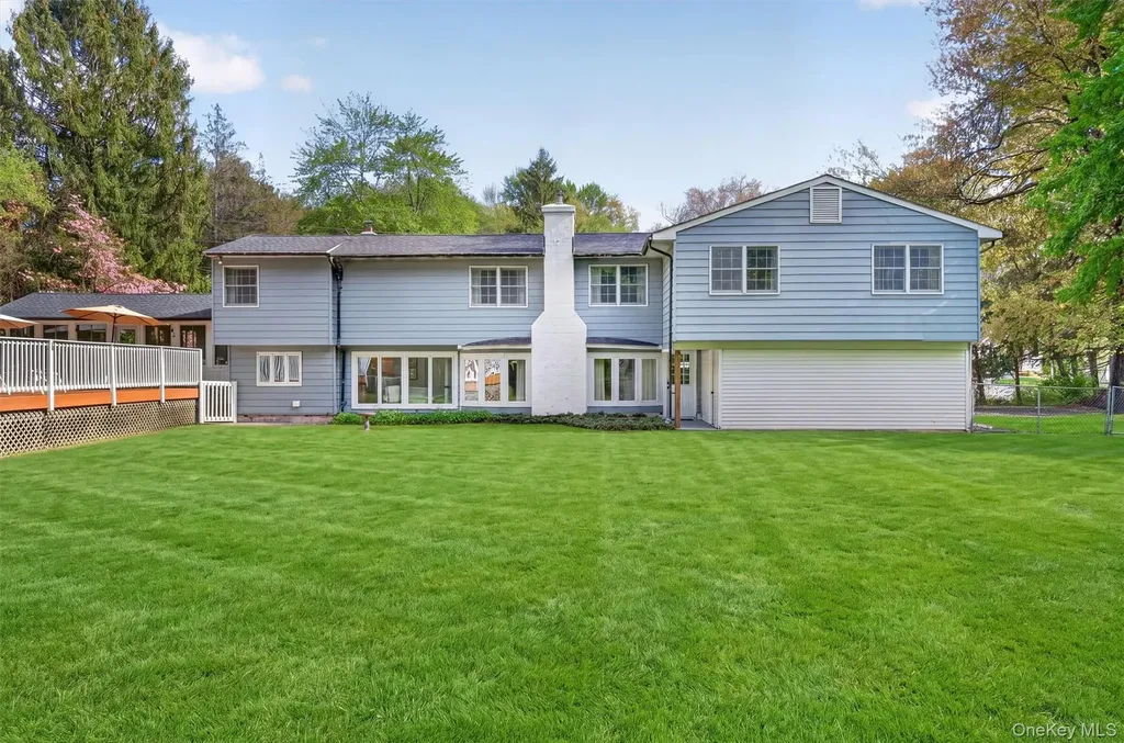7 Ridgewood Terrace Poughkeepsie NY 12603