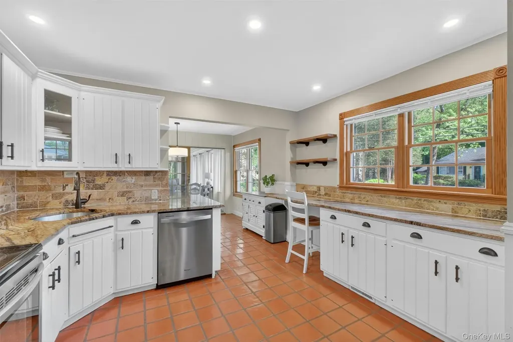 7 Ridgewood Terrace Poughkeepsie NY 12603