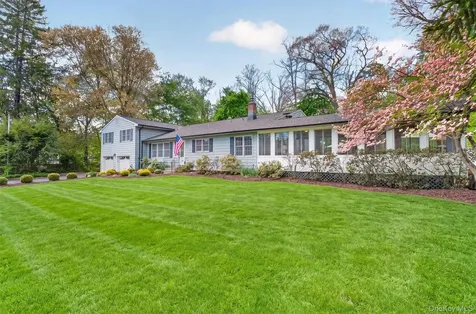 7 Ridgewood Terrace Poughkeepsie NY 12603