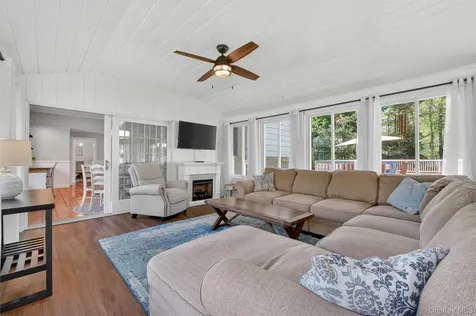 7 Ridgewood Terrace Poughkeepsie NY 12603