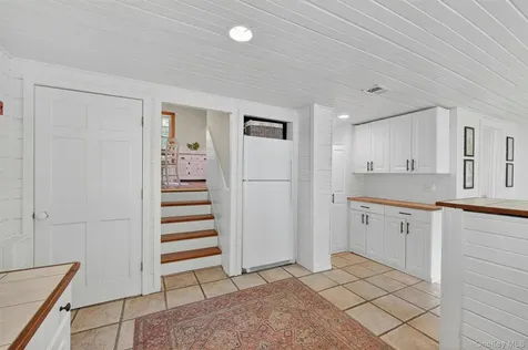 7 Ridgewood Terrace Poughkeepsie NY 12603