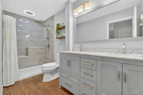 7 Ridgewood Terrace Poughkeepsie NY 12603